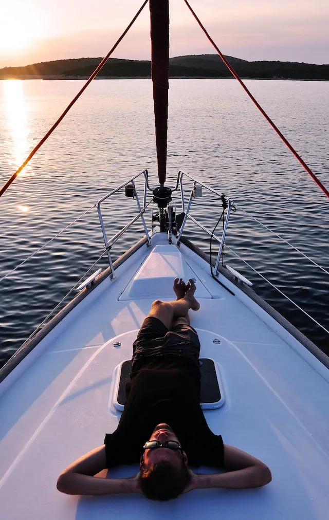 Bareboat vs crewed charters