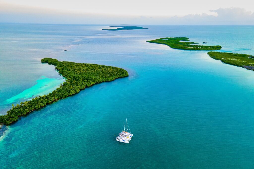 Mangrove cayes and the inner channels